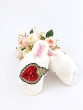 Load image into Gallery viewer, Queen of Hearts Cream Slippers
